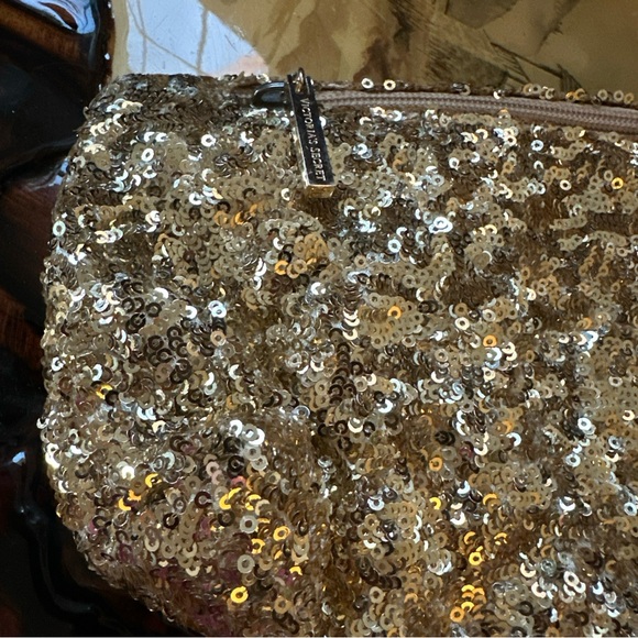 Victoria’s Secret Gold Sequin Clutch Purse Evening Hand Bag Shiny Zipper - Picture 9 of 15